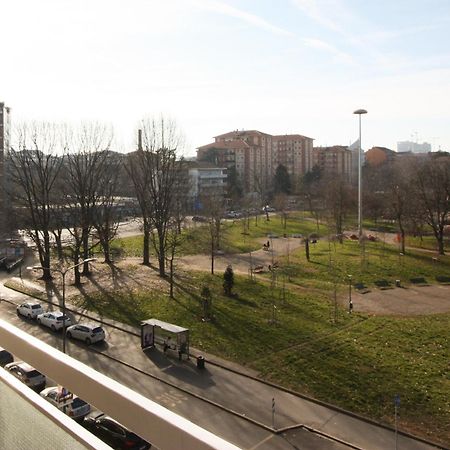 Primaticcio Metro E Aria Condizionata Apartment Milan Bagian luar foto