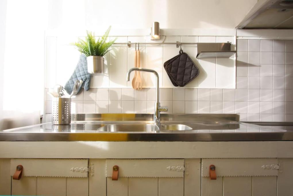 Primaticcio Metro E Aria Condizionata Apartment Milan Bagian luar foto