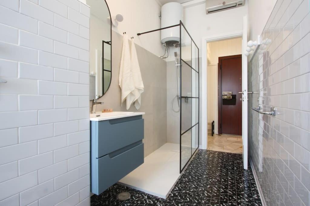Primaticcio Metro E Aria Condizionata Apartment Milan Bagian luar foto
